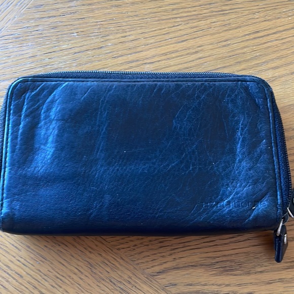 Liz Claiborne Handbags - Liz Claiborne Black Wallet